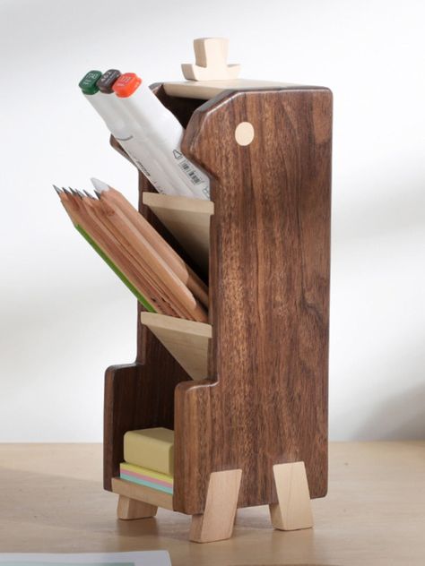 Office Supplies Organization, Wood Organizer, Wooden Pen Holder, Creative Desk, Creative Desks, Wooden Desk Organizer, Small Woodworking Projects, Woodworking Inspiration, Office Supply Organization