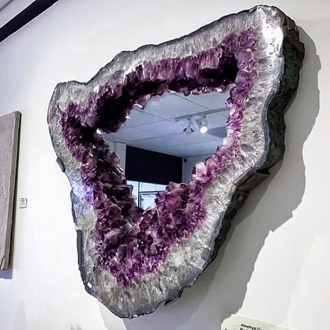 MysticalJewels | Meta Store on Instagram: “Who would love to wake up and see this stunning amethyst mirror in their presence 🤩 Tag a friend who would WANT this ✨💜 . . 📸:…” Geode Mirror, Amethyst Mirror, Geode Decor, Bohemian Life, Crystal Vibes, Crystal Aesthetic, Geode Art, Room Deco, Crystals In The Home