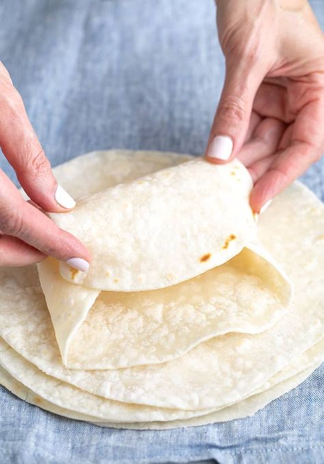 Gf Tortillas, Gluten Free Flour Tortillas, Gluten Free Corn Tortillas, Recipes With Flour Tortillas, Gluten Free Wraps, Pan Sin Gluten, Gluten Free Tortillas, Wrap Recipe, Gluten Free Flour Blend