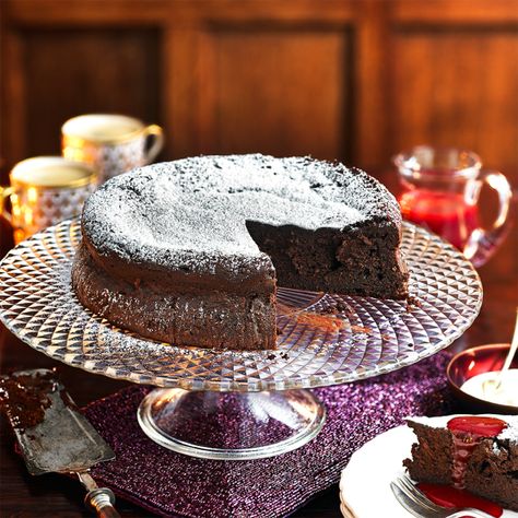 This soft, truffley chocolate cake is easy to make and delicious. Check chocolate is gluten-free, if necessary Chocolate Raspberry Fudge, Flourless Chocolate Cake Gluten Free, Flourless Cake Recipes, Raspberry Fudge, Cake Recipes Uk, Chocolate Easter Cake, Hot Chocolate Cupcakes, Fudge Cake Recipe, Chocolate Tarts Recipe