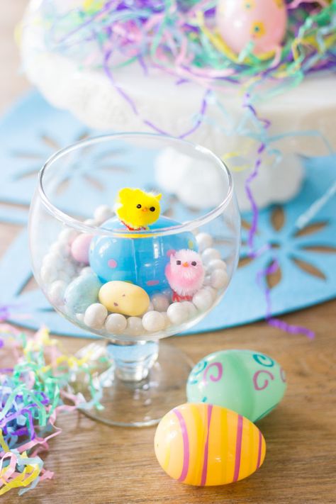 Make these sweet DIY Easter terrariums with mini chicks and Easter candy! Easter Terrarium, Pastel Candy, Party Planning Ideas, Easter Craft, Easter Candy, Easter Colors, Diy Easter, Easter Crafts For Kids, Kids Easter