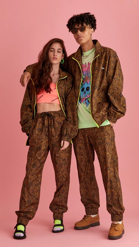 Fashion Editorial Couple, Unisex Clothing Fashion, Gender Neutral Fashion, Beauty And The Beast Movie, Fashion Photography Poses, Couple Photoshoot Poses, Matching Couple Outfits, Androgynous Fashion, Sport Dress