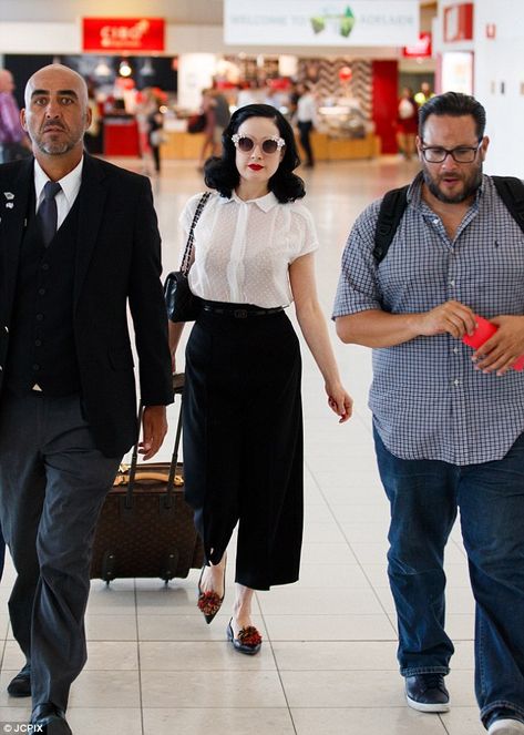 Dita Von Teese Street Style, Dita Von Tees, Retro Chic Fashion, Adelaide Airport, Dita Von Teese Style, Vintage Fashion Style, Porcelain Skin, Pinup Style, Baby Koala