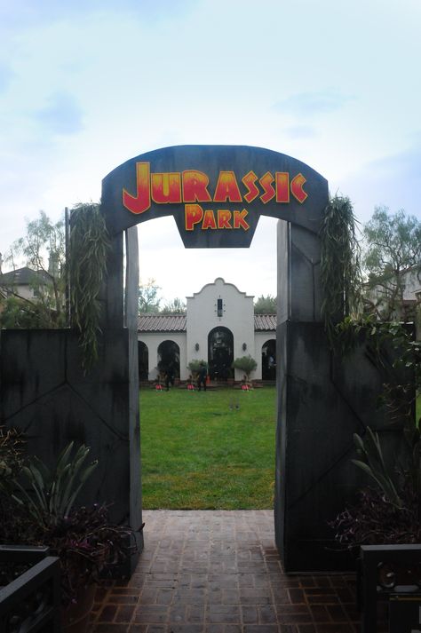 Rent this RAWRsome JP gate stands approximately 13’ tall! This prop will bring your party to life! 🦖 Jurassic Park Entrance, Jurassic Wedding, Jurassic Park Gate, Jurassic Park Birthday Party, Jurassic Park Party, Jurassic Park Birthday, Park Entrance, Jurrasic Park, Dinosaur Themed Birthday Party