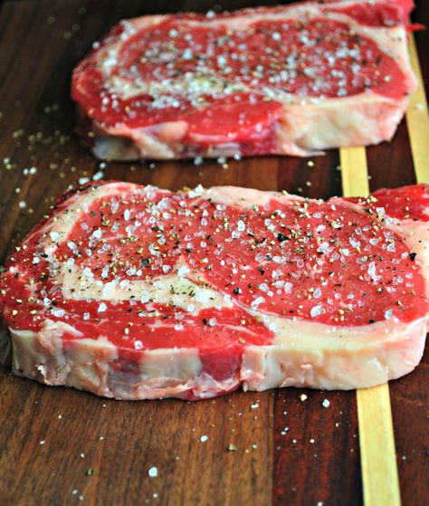 Gordon Ramsay's Steak Recipe, simple and perfect tenderness and taste for steak Gordon Ramsay Dishes, Gordon Ramsay Steak, Chef Ramsey, Gordon Ramsey Recipes, Ribeye Steak Recipes, Gordon Ramsay Recipe, Cooking The Perfect Steak, Beef Steak Recipes, Chef Gordon Ramsay