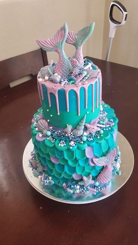 Bolo Sporting, Mermaid Birthday Party Food, 8th Birthday Cake, 6th Birthday Cakes, 5th Birthday Cake, Little Mermaid Cakes, Mermaid Birthday Party Decorations, Mermaid Theme Birthday Party, Mermaid Birthday Cakes