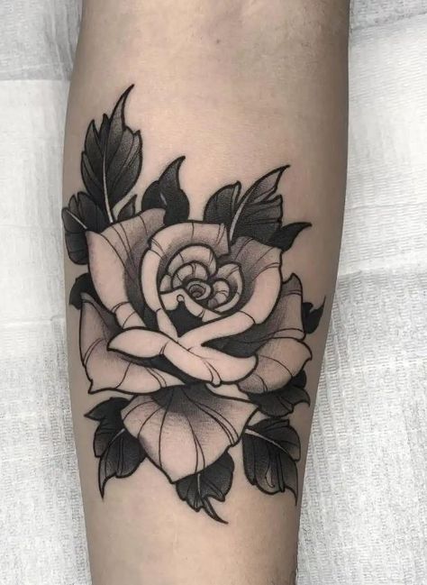 Rose Knee Tattoo, Gothic Rose Tattoo, Dark Flower Tattoo, Tattoo Costillas, Black And Grey Rose Tattoo, Neo Traditional Roses, Floral Reference, Fake Skin Tattoo, Knee Tattoos