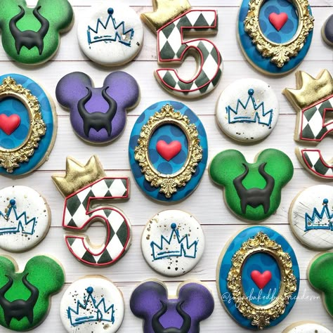 Descendants Cookies Decorated, Descendants Cookies, Villain Party, Descendants Party Ideas Birthdays, Disney Villain Party, Villains Party, Descendants Party, Justin Bieber Wallpaper, Happy 5th Birthday