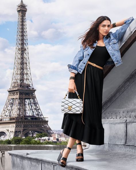 The GO-14 | LOUIS VUITTON Deepika Ranveer, Deepika Padukone Style, Louis Vuitton Empreinte, Louis Vuitton Fashion, Louis Vuitton Official, Bollywood Celebrities, Deepika Padukone, Branded Handbags, Bollywood Fashion