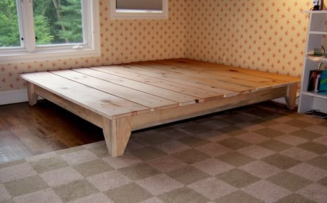 Wood Bed frame furniture can do wonders for your interiors Photos of Manifold Custom Furniture platform bed wood platform bed frame queen Diy Platform Bed Plans, Build A Platform Bed, Rustic Platform Bed, Platform Bed Plans, King Platform Bed Frame, Bed Frame Plans, King Size Platform Bed, Diy Platform Bed, Wooden Bed Frame