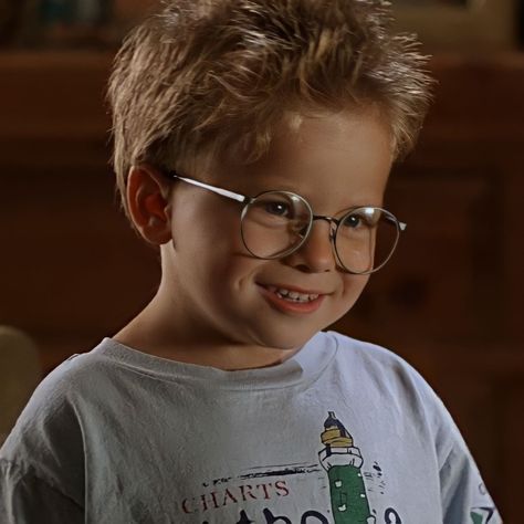 Jonathan Lipnicki as Ray Boyd in Jerry Maguire #jonathanlipnicki #raybond #jerrymaguire Jonathan Lipnicki, Jerry Maguire, Barbara Palvin, Character Illustration, Romance, Film