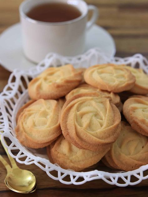 Melt in Your Mouth Butter Cookies Recipe - The Cooking Foodie Almond Butter Cookies Recipe, Soft Butter Cookies Recipe, Almond Butter Cookie Recipe, 100 Cookies Recipe, The Cooking Foodie, Bow Tattoos, Cranberry Cookies Recipes, Flax Muffins, Butter Cookie Recipe Easy