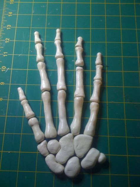 Skeleton Hand DIY Halloween Moodboard, Bone Hand, Epoxy Clay, Sculpture Art Clay, Tanah Liat, Hand Sculpture, How To Make Clay, Clay Diy Projects, A Potato