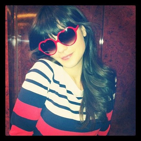 Zooey I Heart You New Girl Cast, Jessica Day, 500 Days Of Summer, Heart Glasses, 500 Days, Shaped Sunglasses, Heart Shaped Sunglasses, Indie Sleaze, Heart Sunglasses