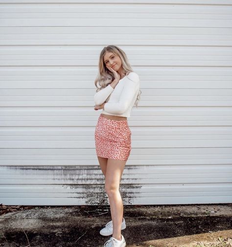 @bayleigh_barnes Skirt Photoshoot Poses, Skirt Photoshoot, Cutest Clothes, Model Poses Photography, Photoshoot Dress, Spring Looks, Short Skirt, Photoshoot Poses, Model Poses