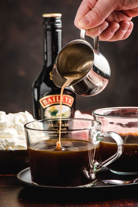 Warm up with this Bailey’s Irish Coffee, a deliciously rich and creamy coffee cocktail you can enjoy for breakfast or dessert! Baileys Recipes Drinks Coffee, Irish Coffee Recipe Baileys, Baileys And Coffee Recipe, Baileys Irish Cream Coffee, Coffee Whipped Cream, Hot Coffee Drinks, Irish Coffee Recipe, Irish Cream Coffee, Baileys Coffee