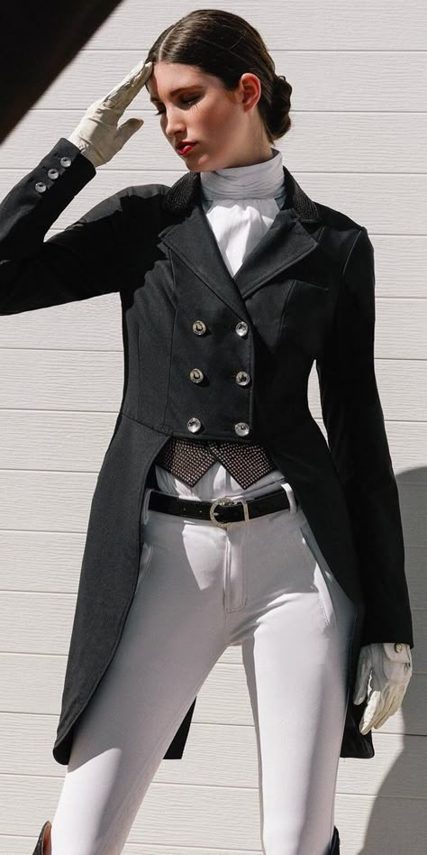 Horse Riding Outfit Women, Dressage Outfit, Tail Coat, Women's Equestrian, Horse Riding Outfit, Equestrian Chic, Horse Riding Clothes, Show Jackets