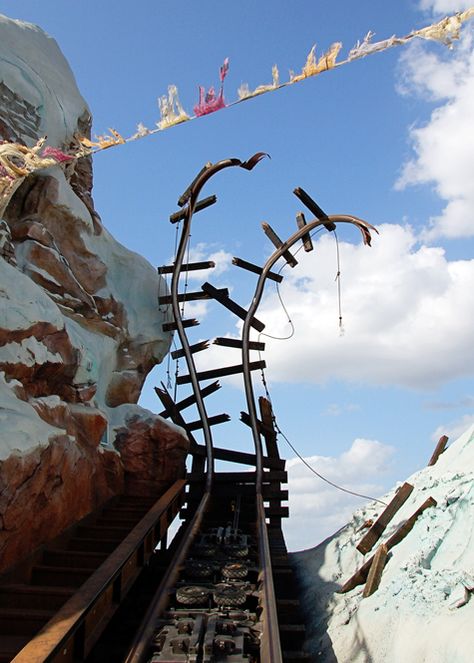 Expedition Everest cracked railways Expedition Everest, Disney Parque, Foto Disney, Disney World Rides, Disney World Pictures, Disney Rides, Disney World Florida, Disney Photography, Parc D'attraction