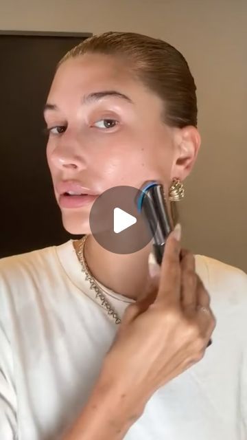 Skin Cupid | K-Beauty Shop on Instagram: "We’re obsessed with Hailey Bieber’s glowy skin and have spotted her use the Medicube Age-R Booster-H device to achieve this look! Pair it with the collagen jelly for extra magic 💁‍♀️✨

🤍 Medicube Age-R Booster Healer
🤍 Medicube Collagen Niacinamide Jelly Cream (110ml)

Available on Skin Cupid’s website!
💘 Worldwide shipping
💘 Free UK shipping over £25

#haileybieber #medicube #viralskincare #koreanskincare #koreanglow #skincaredevice #glassskin" Medicube Collagen, Skin Cupid, Collagen Jelly, Jelly Cream, Skin Care Devices, Glowy Skin, Glass Skin, Hailey Bieber, K Beauty