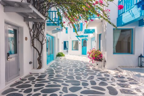 Just strolling through Greece’s picturesque alleys, soaking up all it’s nostalgic charm. *Happy sigh*  Have you visited #Greece with us yet?   #AffordableWorld #VisitGreece #TourismGreece Greece Style, Greece Fashion, Santorini Island, Voyage Europe, Places In Europe, Building Exterior, Santorini Greece, Travel Alone, Beautiful Architecture