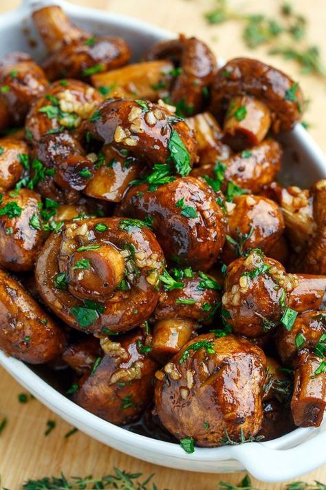 Roasted Garlic Mushrooms, Garlic Mushrooms Recipes, Balsamic Mushrooms, Cravings Food, Garlic Balsamic, Garlic Mushrooms, Makanan Diet, Top Recipes, Food Platters