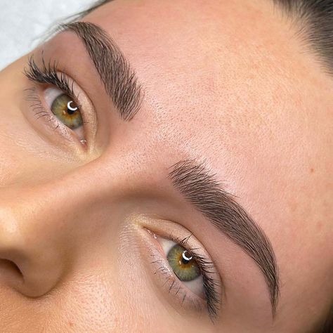 Straight Brows Microblading, Microblading Eyebrows Brunette, Natural Microblading Eyebrows Brown, Microblading Before And After, Microblading Inspiration, Brow Tinting Before And After, Microblading Eyebrows Before And After, Natural Microblading Eyebrows, Umbre Nails