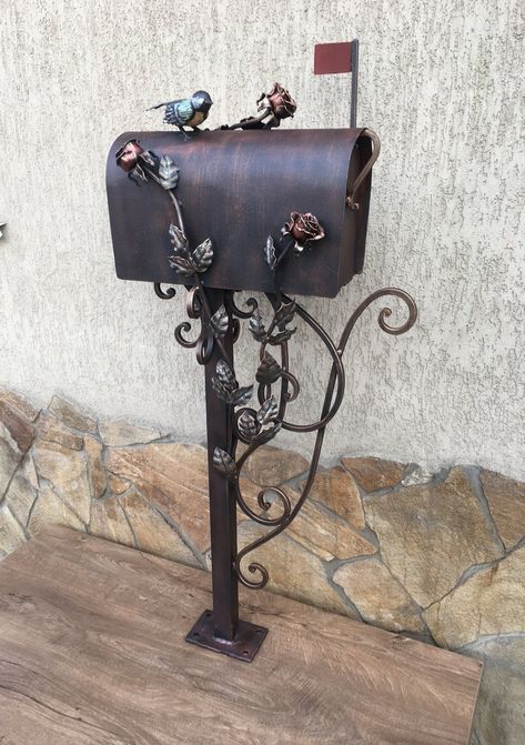 Rustic Mailbox Ideas, Letter Box Ideas, Mailbox Designs, Letter Box Design, Locking Mailbox, Sparking Joy, Mailbox Makeover, Diy Mailbox, Unique Mailboxes