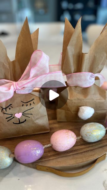 Linda | Home Inspo| Entertaining | Easy Recipes & DIYs on Instagram: "Make your own Easter treat bags at home with brown lunch bags. 🐰🩷 I was is inspired by @athomewiththehamiltons and knew I wanted to make them. They turned out so cute and are super easy.  Comment “bunny” and I will send you links for everything I used.   #eastertreatbags #diyeasterbag #eastereggbag #diyeaster #michaelseaster #michaelsddiy" Diy Easter Bags, Diy Easter Treats, Easter Egg Treats, Easter Bunny Treats, Creative Easter Eggs, Easter Treat Bags, Easter Flower Arrangements, Paper Bag Crafts, Easter Favors