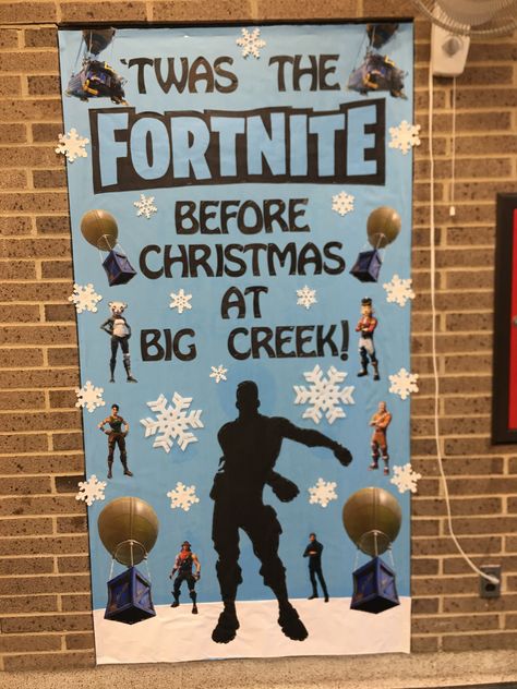 Fortnite Bulletin Board Ideas, Fortnite Christmas, School Year Themes, Door Decorations Classroom Christmas, English Classroom Decor, Christmas Classroom Door, School Door Decorations, Christmas Bulletin Board, Winter Bulletin Boards