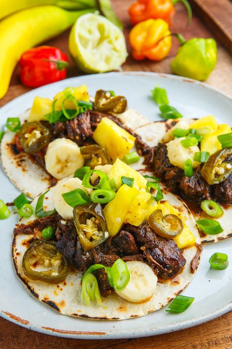 Jamaican Jerk Beef Tacos with Pineapple and Banana Salsa Jerk Beef, Tasty Tacos Recipe, Tacos With Pineapple, Closet Cooking, Jamaican Dishes, Beef Tacos, Jamaican Jerk, Pineapple Recipes, Tacos And Burritos