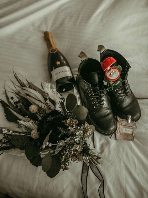 A Wild Rock ‘n’ Roll Wedding with DIY Decor and All-Black Outfits · Rock n Roll Bride Vintage Rock And Roll Wedding, Wedding Rock N Roll, Punk Wedding Ideas, Salem Elopement, Heavy Metal Wedding, Rock And Roll Bride, Rock N Roll Bride Magazine, Rock And Roll Wedding, Punk Rock Wedding