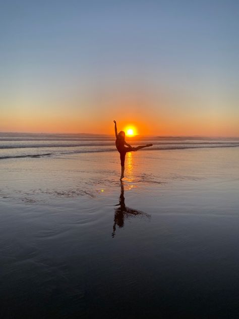 #ballet #beach #sunset #fyp #silhouette Ballet On The Beach, Sunset Dance Photography, Beach Dance Photography, Flexibility Motivation, Dance Silhouette, Dance Photo Shoot, Beach Pic, Ballet Poses, Ballet Photos