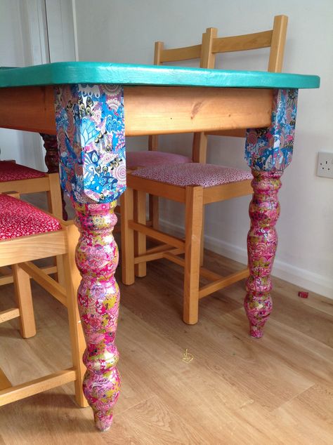 Old pine table - Decoupaged legs, painted top and recovered seats on the chairs. Painted Dining Table And Chairs Boho, Painted Wooden Chairs Boho, Decoupage Dining Table, Decoupage Table Top Ideas, Painted Table Top Designs, Painting Dresser, Mom Hobbies, Painted Table Top, Decoupage Chair