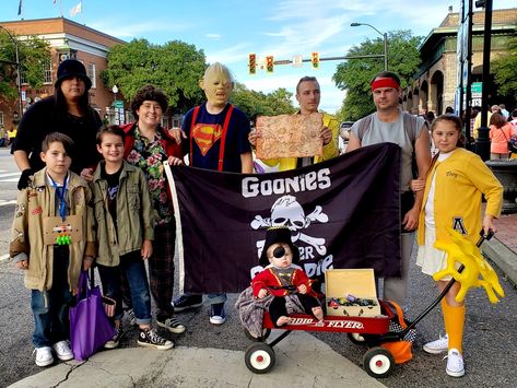 Goonies Halloween Costume, Goonies Costume, Goonies Halloween, Halloween Costume Unique, Costume Unique, Boo Bash, The Goonies, 31 October, Couples Costume