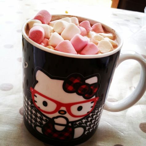 YAY hello kitty mug with hot chocolate and looooots of Marshmellows Hello Kitty Hot Chocolate, Hello Kitty Chocolate, My Melody Chocolate, Hello Kitty Coffee Cup, Hello Kitty Mug Target, Hello Kitty Mug, Hot Coco, Kawaii Food, Pretty Food