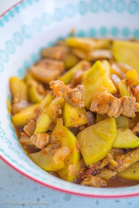 Upo Squash Recipes, Upo Recipe Filipino, Upo Recipe, Guisado Recipe, Pagkaing Pinoy, Lutong Pinoy, Yummy Vegetable Recipes, Pork Belly Slices, Pinoy Foods