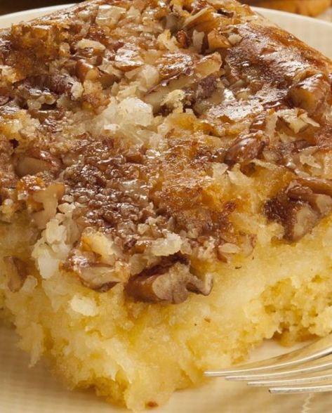 GEORGIA UPSIDE DOWN PECAN CAKE - Grandma's Homemade Goodness Upside Down Pecan Cake, Maple Extract, Seasoning Salt, Bowl Cake, Pecan Cake, Pecan Recipes, Elbow Macaroni, 3 Eggs, Types Of Cakes