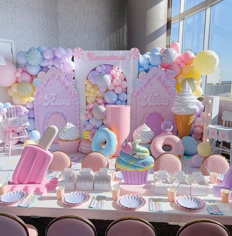 Theme Bapteme, Candy Theme Birthday Party, Donut Themed Birthday Party, Candy Land Birthday Party, Baby Birthday Decorations, Candy Birthday Party, Candyland Birthday, Candyland Party, Girl Birthday Decorations