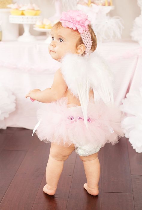 Maybe every little girl should have an Angel-Themed First Birthday! Angel Baby Girl, Mini Ideas, Girl Birthday Themes, First Birthday Party Themes, Angel Girl, Frog Prince, Birthday Party Planning, Foto Baby