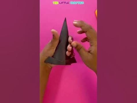 Witch Hat Tutorial, Strega Halloween, Origami Witch, Halloween Origami, Hat Tutorial, Witch Hat, Origami, Witch, Halloween