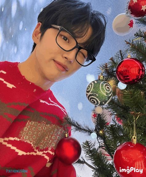 Hongseok from Pentagon’s Christmas live. December 6, 2023 Kpop Groups, Christmas