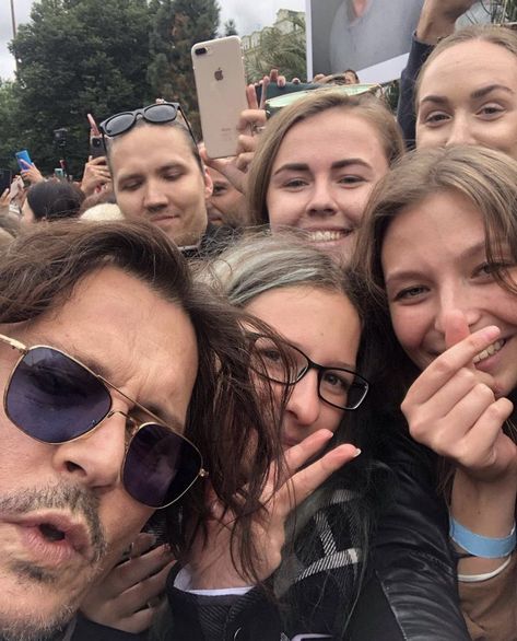 Johnny Depp Selfie, Baby Selfie, Johnny Be Good, Johnny Depp Style, Johnny Depp Pictures, Karlovy Vary, International Film Festival, Johnny Was, Johnny Depp