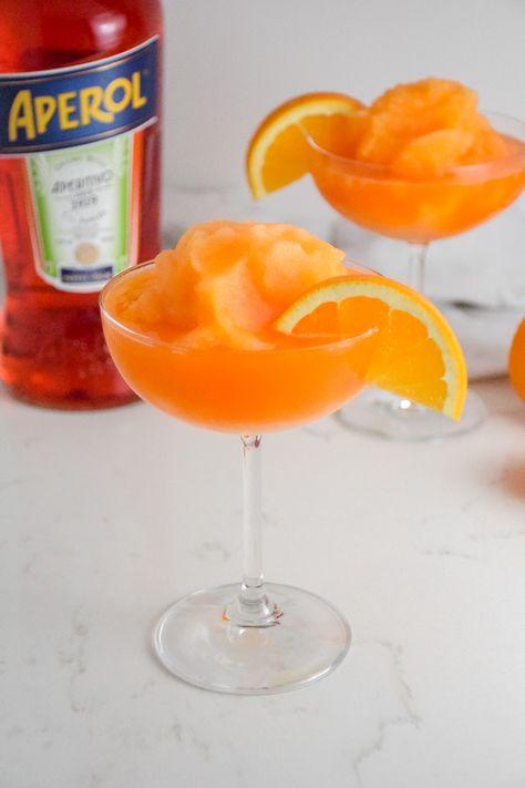 Frozen Aperol Spritz, Lime Juice Margarita, Frozen Drink Machine, Frozen Summer, Easy Peasy Recipes, Drinks Machine, Best Blenders, Keto Drink, Summer Cocktail