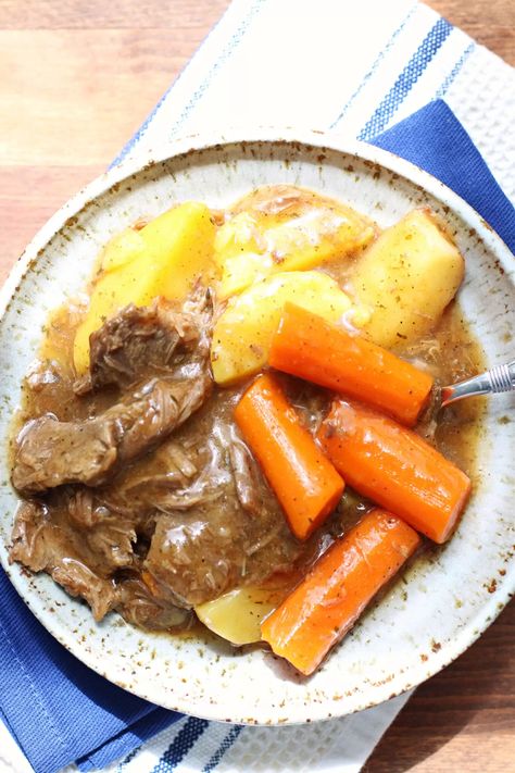 Instant Pot Rocky Mountain Roast--go from a frozen solid to a fork tender roast beef in a couple of hours with the help of your Instant Pot. Roast, potatoes, carrots and gravy is a classic meal that never goes out of style! London Broil Pot Roast, London Broil Crock Pot Recipe, Crockpot London Broil, Pot Roast Easy, Tender Roast Beef, London Broil Recipes, Easy Pot Roast, London Broil, Slow Cooker Recipe