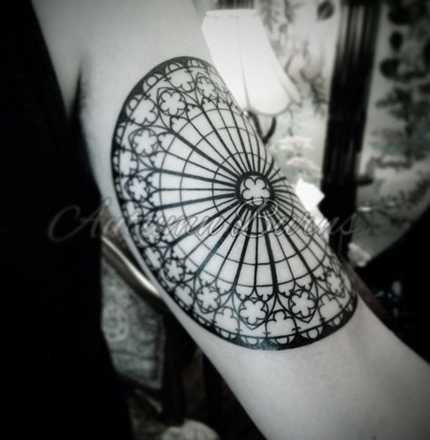 Notre Dame rose window, done by Autumn Burns at The Artistan in Liverpool, NY Rose Window Tattoo, Notre Dame Rose Window, Cathedral Tattoo, Window Tattoo, Stained Glass Tattoo, Taboo Tattoo, Paris Tattoo, Tattoo Filler, Rose Window