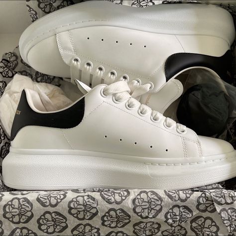 These Are Brand New Alexander Mcqueen Sneakers That Are Good For All Events & Are Very Comfortable Alexander Mcqueen Sneakers Aesthetic, Mcqueens Shoes, Zapatos Alexander Mcqueen, Alexander Mcqueen Zapatos, Zapatos Aesthetic, Shoes Alexander Mcqueen, Alexander Mcqueen Oversized Sneaker, Alexander Mcqueen White, Alexander Mcqueen Sneakers