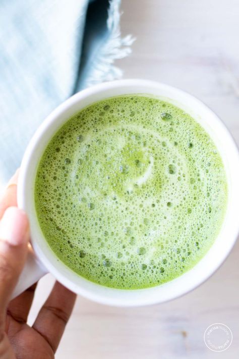 Learn how to make a matcha latte at home. Get the step by step recipe and video plus learn the health benefits of matcha. Whether you're on keto or vegan, this healthy matcha latte is easy. Made with just 3 ingredients and it's better than Starbucks! #matchalatte Matcha Almond Milk, Green Tea Latte Recipe, Matcha Almond, Matcha Tea Latte, Almond Milk Latte, Tea Latte Recipe, Matcha Green Tea Latte, Matcha Drink, Green Tea Latte