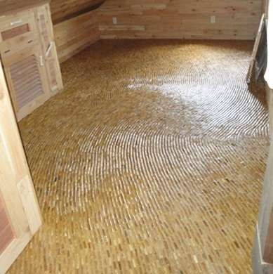 Cork Floor, Floor Makeover, Alternative Flooring, Mother Earth Living, Creative Flooring, Cheap Flooring, Plywood Flooring, Wood Walls, Garden Floor