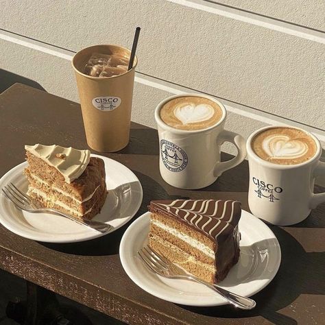 ☕️🧁 Coffee and cake bliss at Cisco Coffee! Who else loves a cozy afternoon treat? 🍰✨ #CoffeeLovers #DessertTime #CafeVibes Think Food, Dessert Drinks, Food Obsession, Cafe Food, Coffee Recipes, Pretty Food, Food Cravings, Cute Food, Aesthetic Food