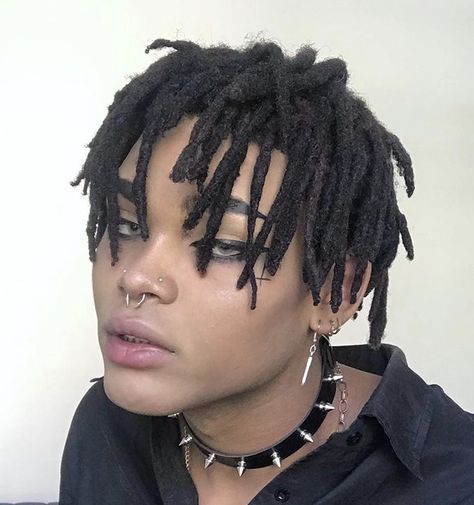 Afro Goth, Punk Makeup, Dreadlock Hairstyles For Men, Alt Makeup, Emo Makeup, Male Makeup, Cute Emo, Dreadlock Hairstyles, Afro Punk